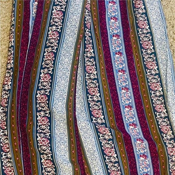 gorgeous and very breathable patterned floral striped maxi skirt with slits - Picture 3 of 4